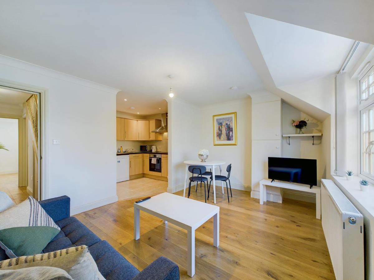 Duplex Redhill Town Centre Apt By Livingo Stays Exterior foto